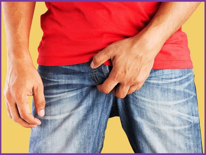 Cách đi vệ sinh khi mặc quần lót nam chuẩn nhanh – gọn – sạch