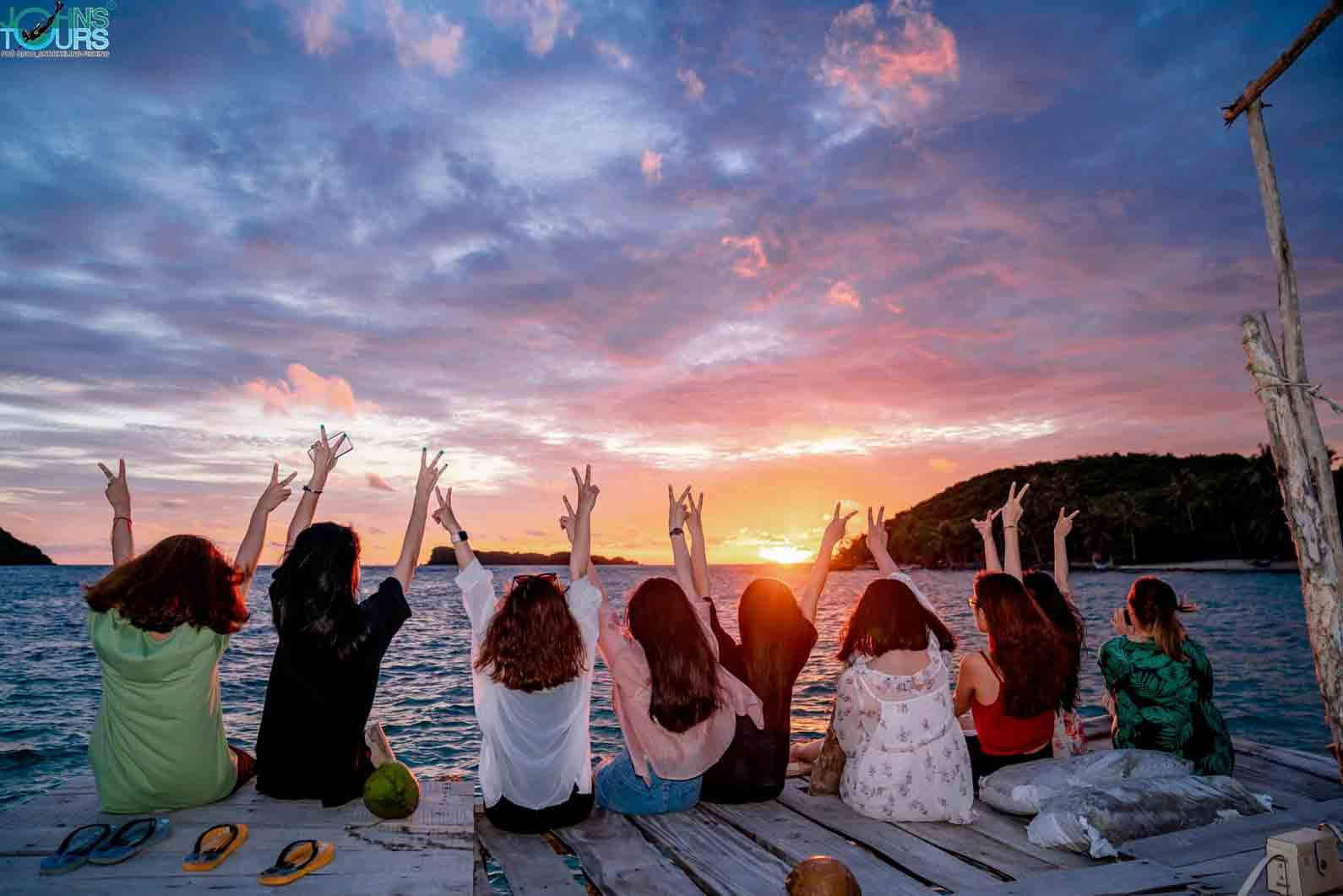 Ngắm bình minh và hoàng hôn trên hòn Mây Rút Trong