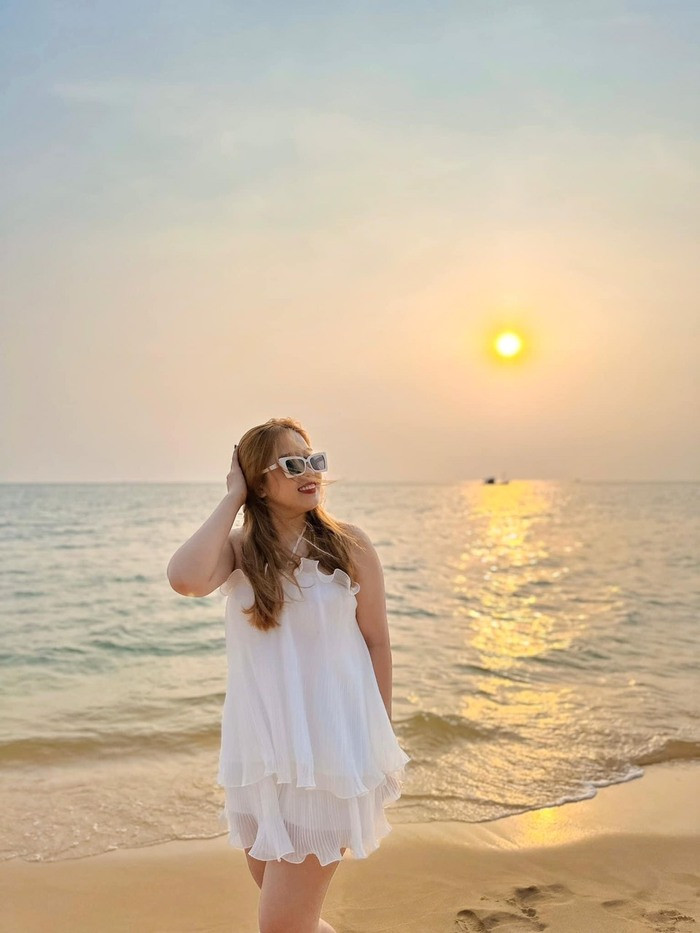 ngắm hoàng hôn trên biển tại khách sạn gần sân bay Phú Quốc