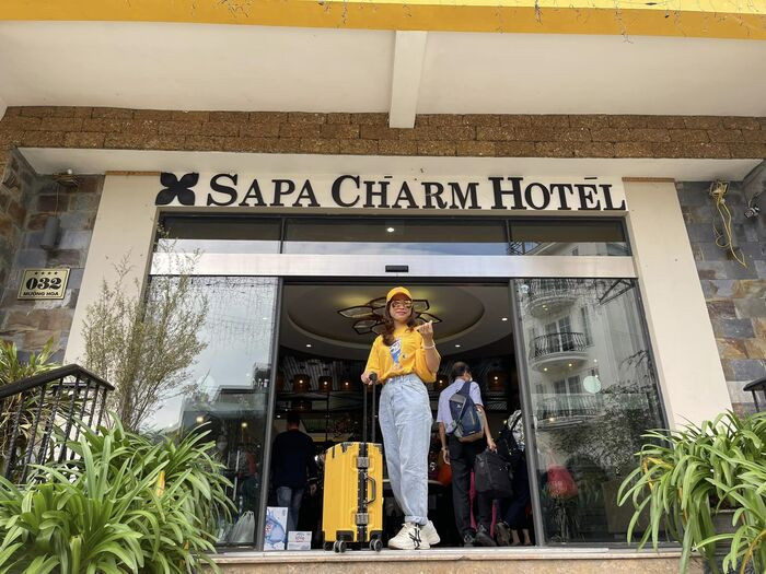 Ngắm nhìn toàn cảnh núi Fansipan và thung lũng Mường Hoa đẹp như tranh vẽ từ khách sạn Sapa Charm