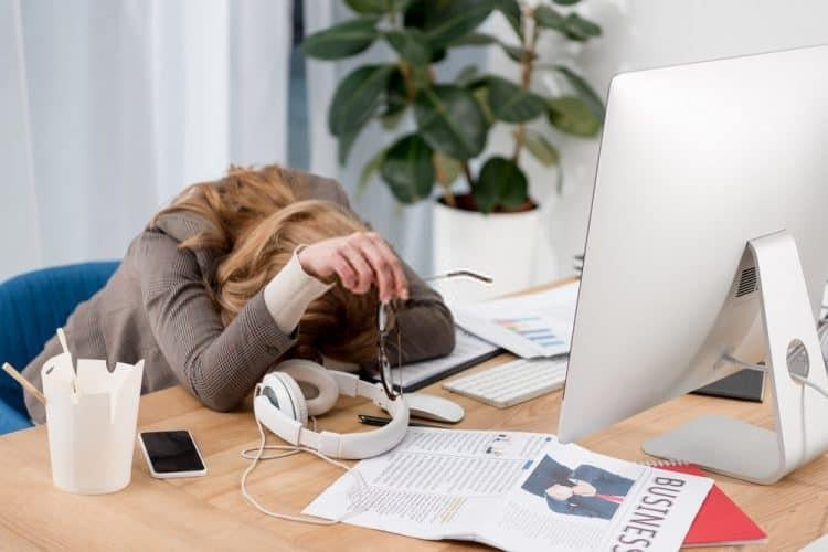 Ngáp nhiều do cơ thể mệt mỏi