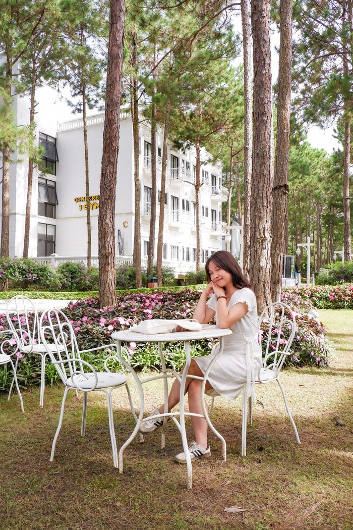 nghỉ dưỡng ở khách sạn gần hồ Tuyền Lâm Đà Lạt