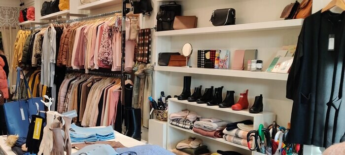 Nghiên cứu các shop quần áo đối thủ để rút ra bài học kinh nghiệm