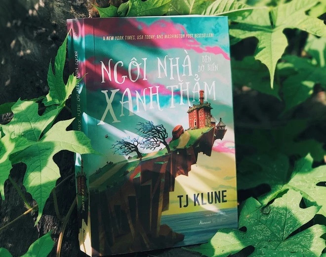 Ngôi nhà bên bờ biển xanh thẳm – TJ Klune