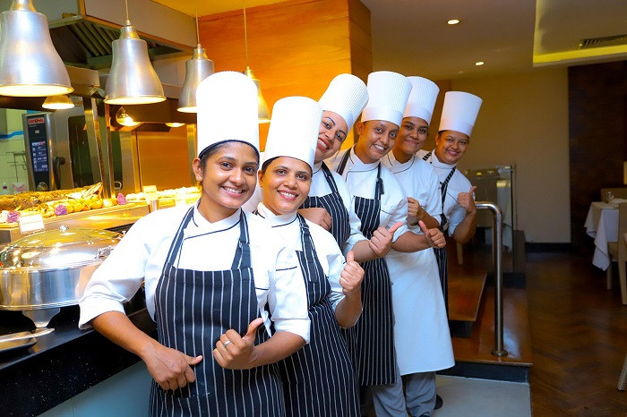 nhà hàng ở khách sạn Cinnamon Grand hotel Colombo