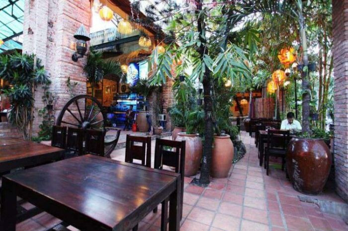 Nhà Hàng Sân Vườn Kiểu Việt Nam