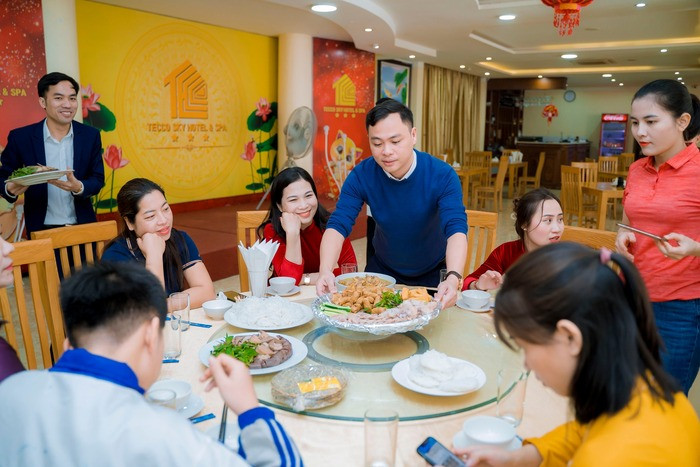 Nhà hàng tại Tecco Sky Hotel &amp; Spa
