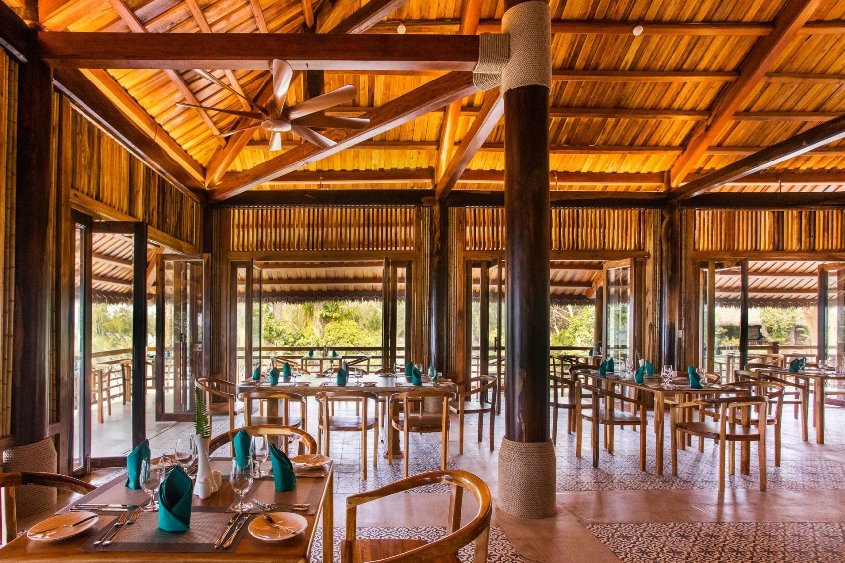 Nhà hàng Tree House