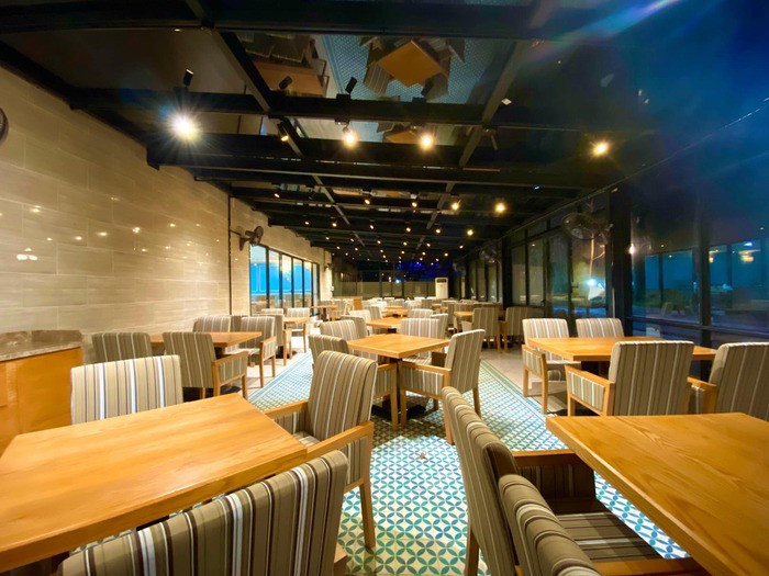 Nhà hàng với thực đơn đa dạng tại Marina Bay Côn Đảo