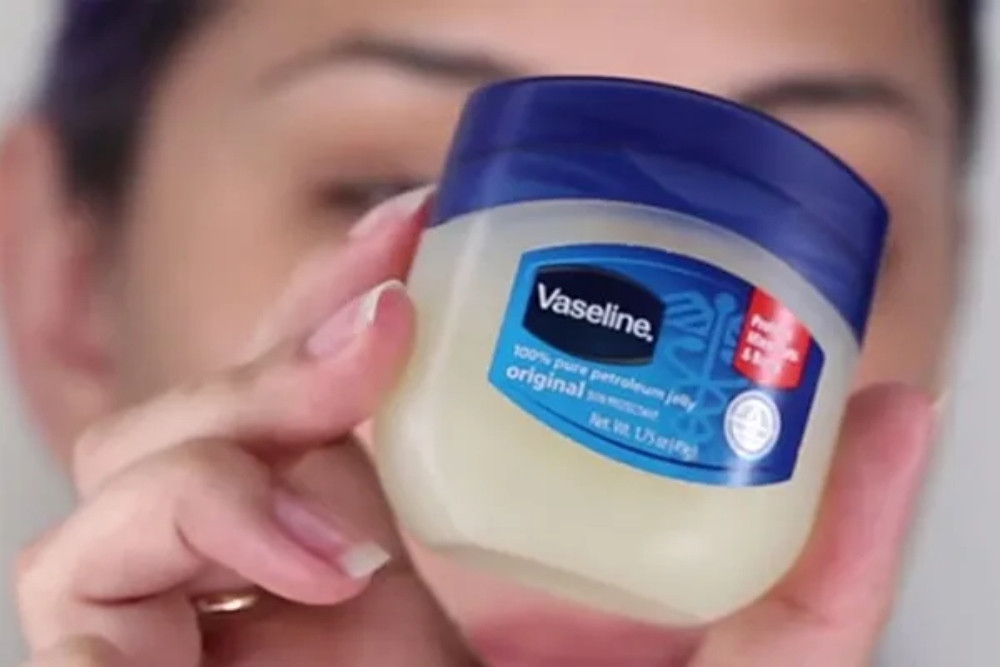 Những lưu ý khi sử dụng Vaseline để tránh gây nguy cơ không mong muốn