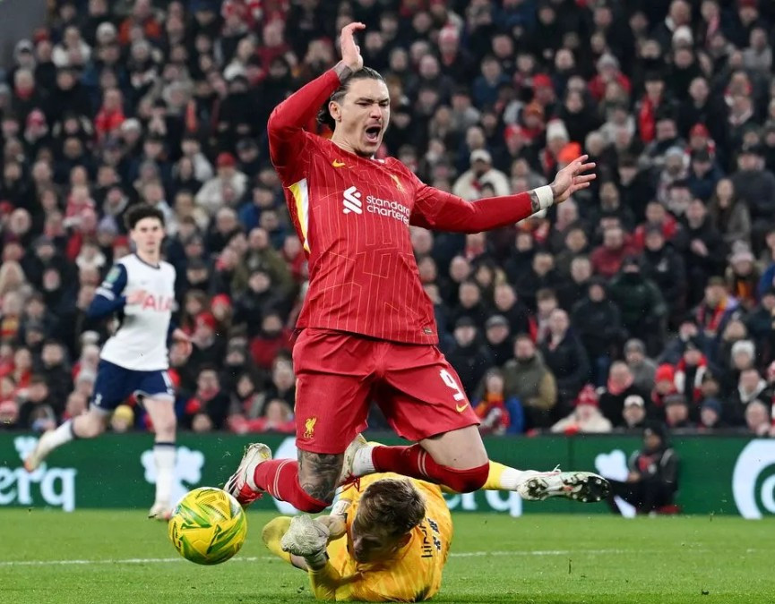 5 điểm nhấn Liverpool 4-0 Tottenham: Conor Bradley đã đúng; Đáng khen Nunez