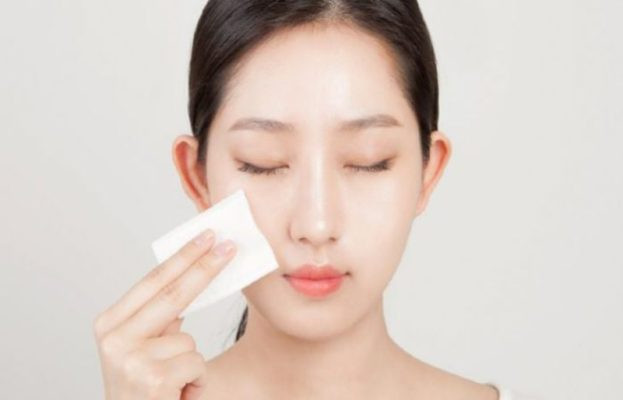 Nước cân bằng da