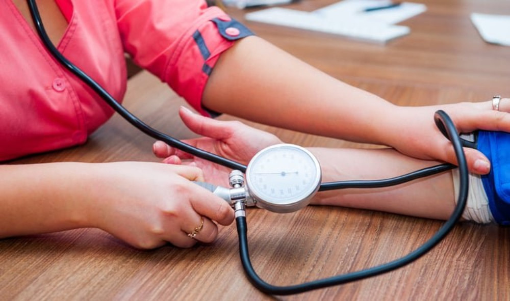 Nước gạo lứt rang và đậu đen điều hòa huyết áp