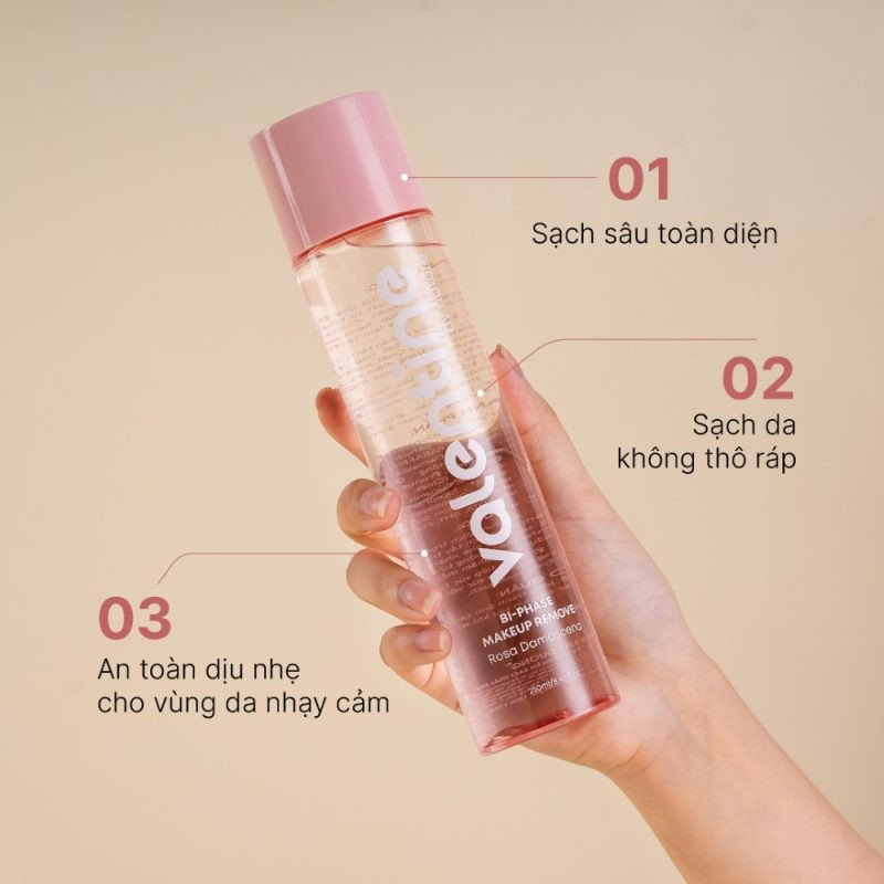 Nước tẩy trang Valentine giúp làm sạch sâu và loại bỏ bụi bẩn hết bám trên da