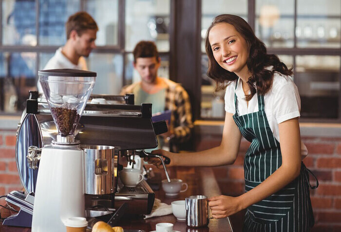Phân quyền quản lý nhân viên trong quán cafe