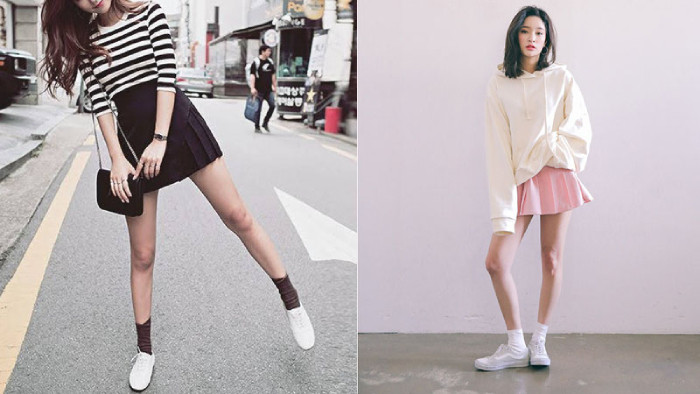 Phối chân váy ngắn với giày thể thao