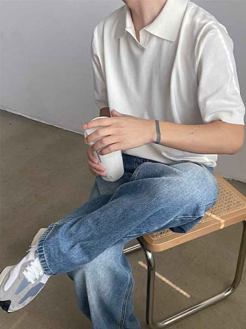 Phối đồ với áo polo nam và quần jean