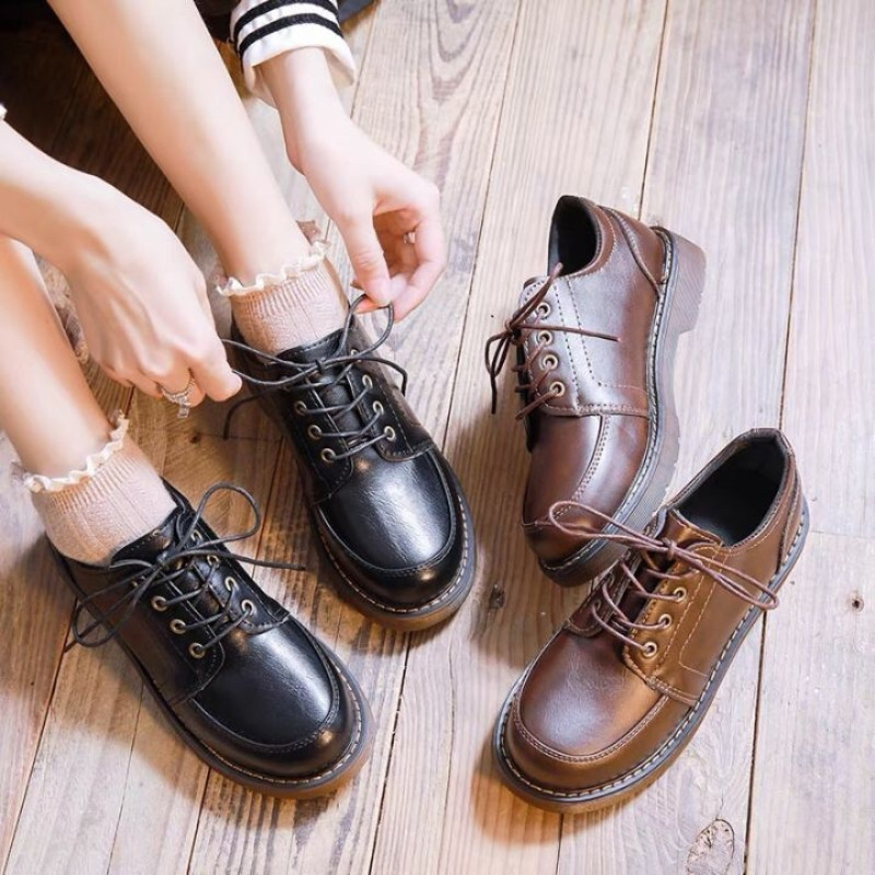 Phối đồ với chân váy jean dài mùa đông