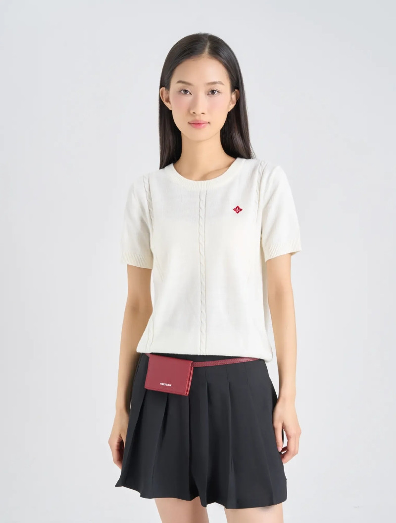 Phối trang phục với áo len Mongtoghi