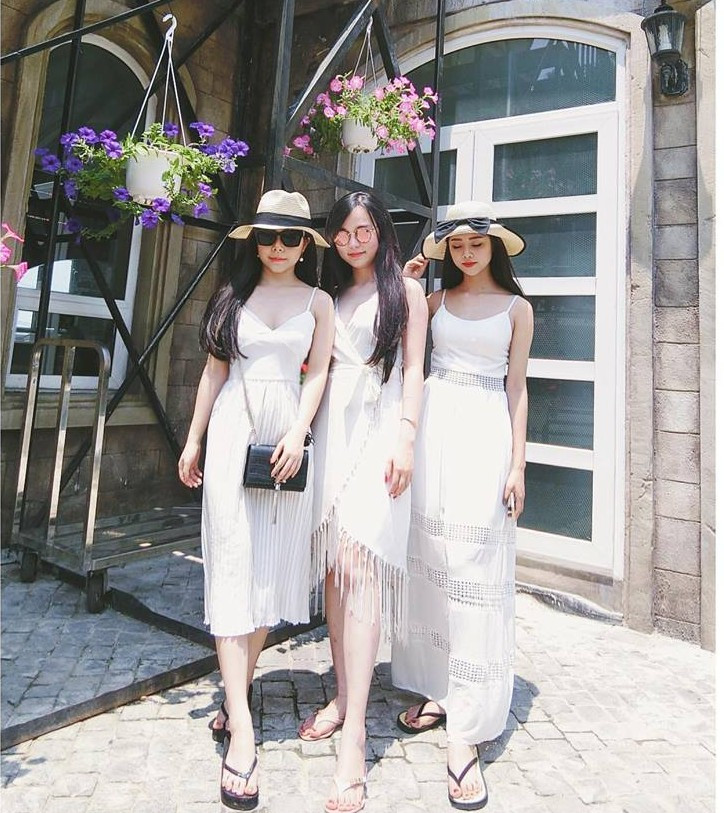 phối váy maxi đi biển