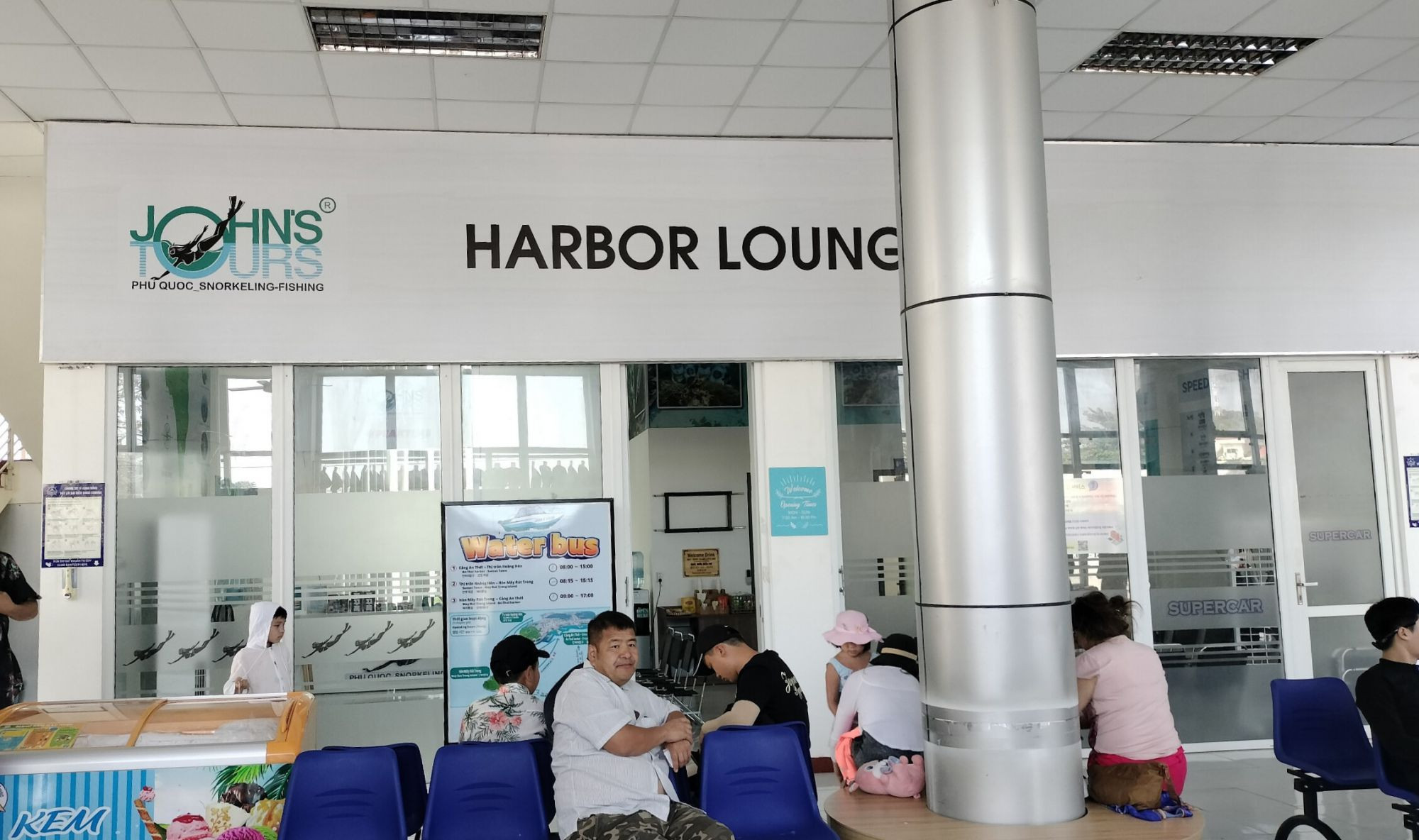 Phòng chờ Johnson's Tours Water Bus tại cảng An Thới