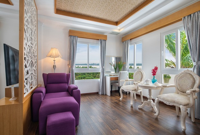 Phòng Deluxe City View tại khách sạn Nesta Cần Thơ