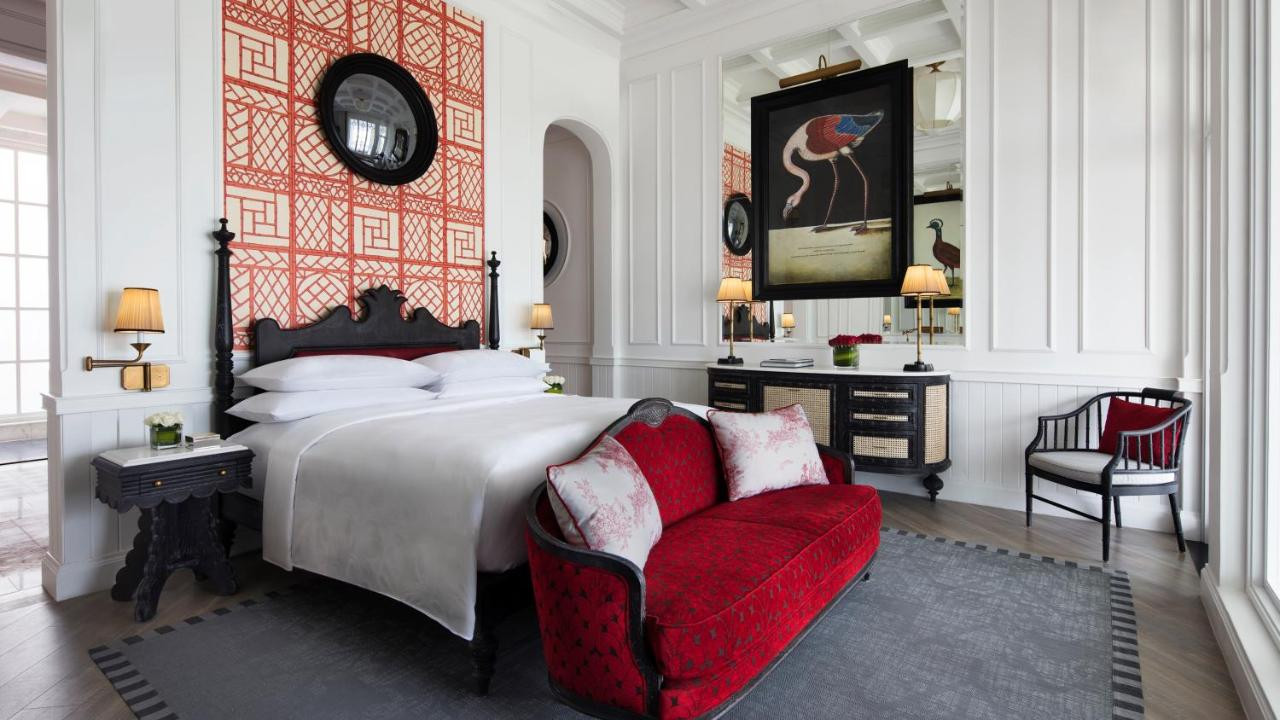 Phòng Emerald Bay bao gồm 1 giường King hoặc 2 giường đôi, hướng nhìn ra biển