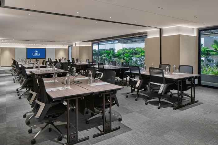 Phòng họp tại Hilton Singapore Orchard được trang bị đầy đủ tiện nghi hiện đại