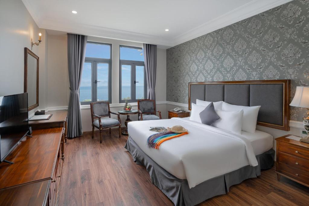Phòng Premier hướng biển - AVS Hotel Phú Quốc