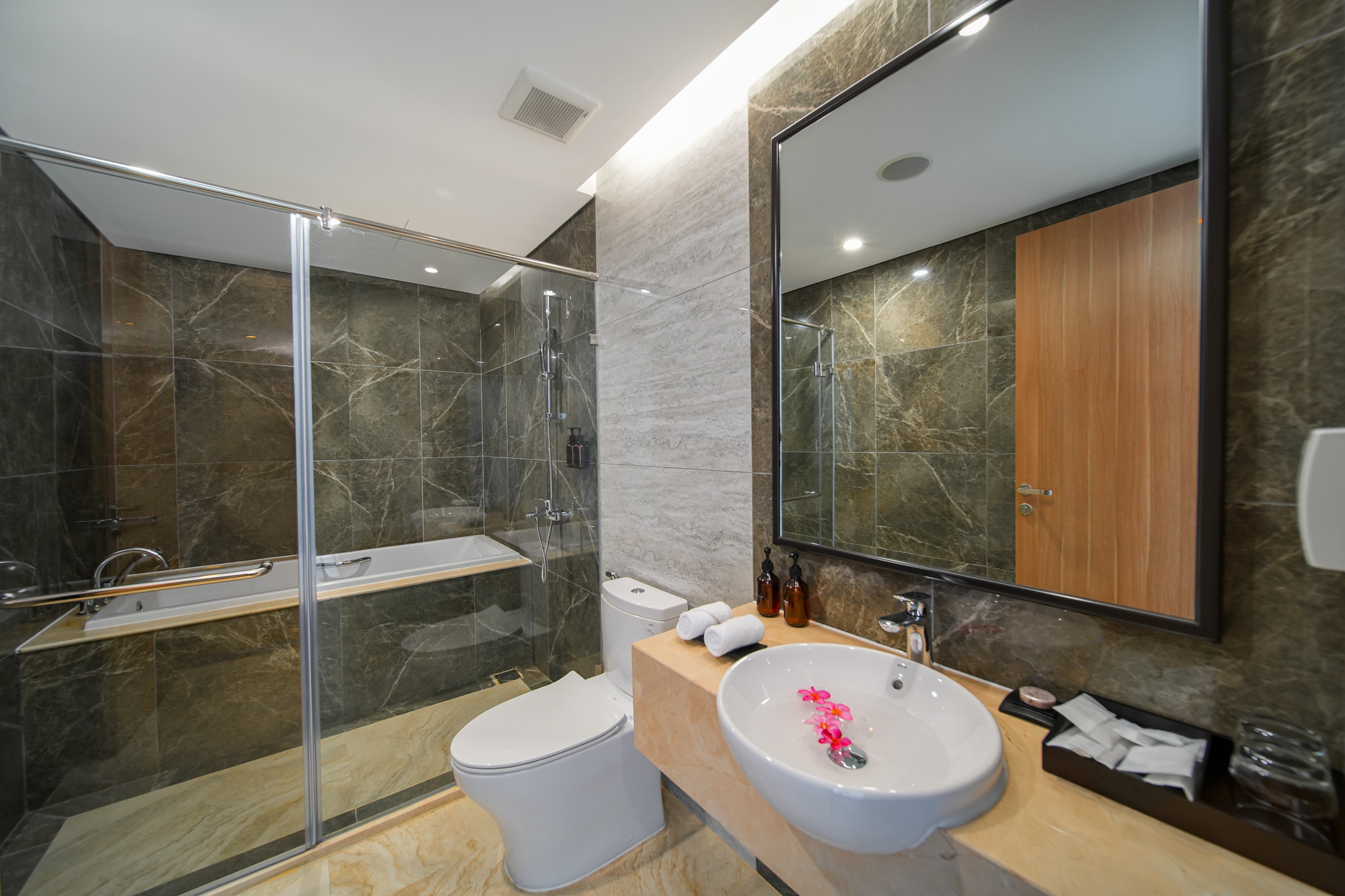 Phòng tắm Studio Suite
