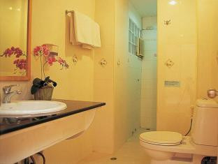Phòng tắm tại Sam&#039;s Lodge