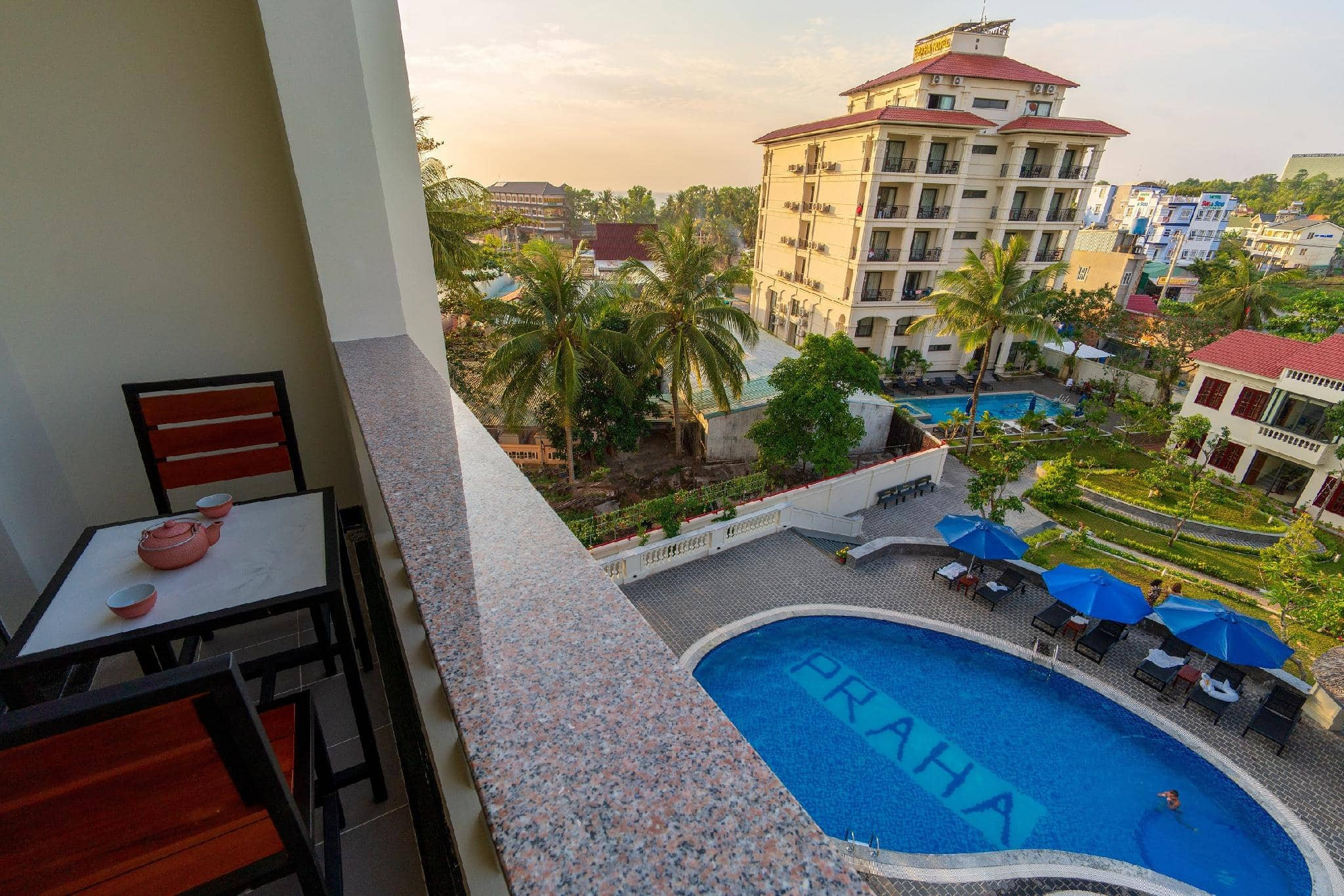 Praha Hotel Phú Quốc