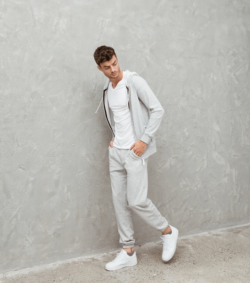 Quần jogger là gì? Bí kíp mix đồ cực dễ với quần jogger