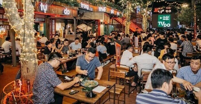 QUÁN NHẬU NGOÀI TRỜI