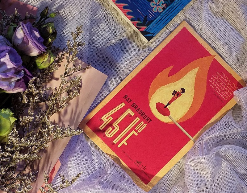 Review sách 451 độ F