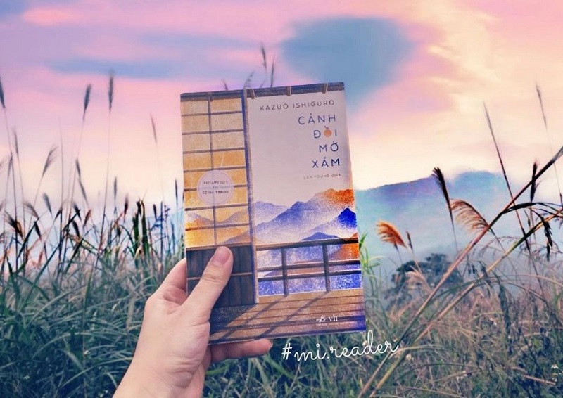 Review sách Cảnh đồi mờ xám của Mi Reader