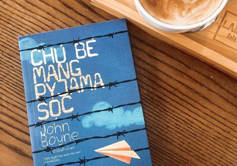 Review sách Chú bé mang Pyjama sọc – John Boyne