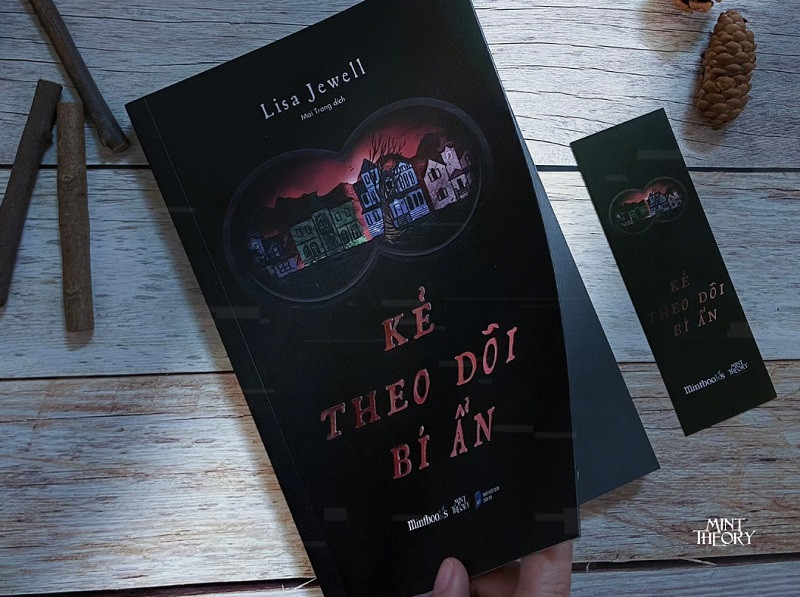 Review sách Kẻ theo dõi bí ẩn – Lisa Jewell