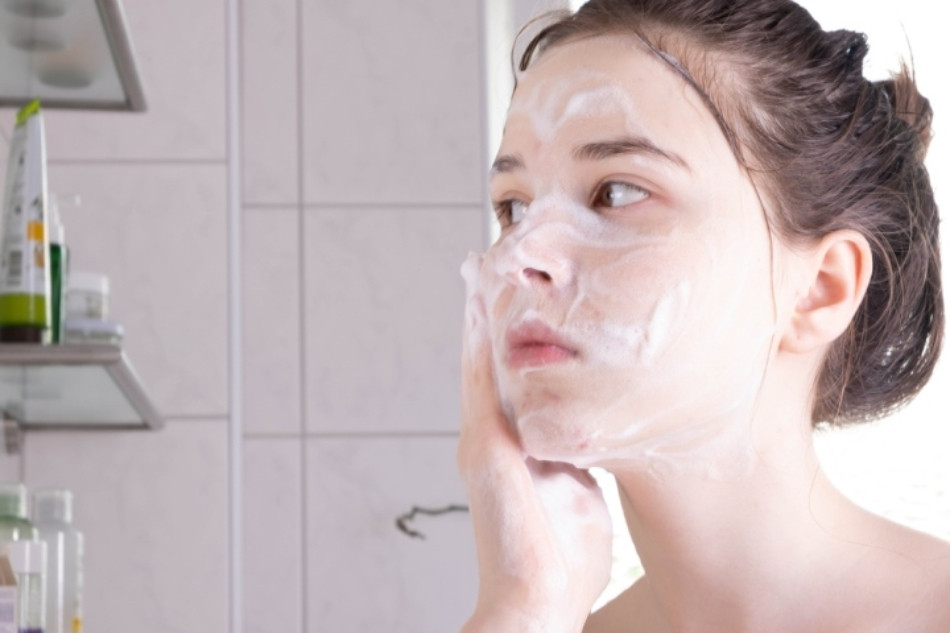 Rửa mặt nhiều có tốt không? Lời giải đáp cho làn da khỏe mạnh
