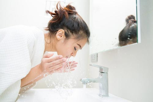Rửa mặt quá nhiều