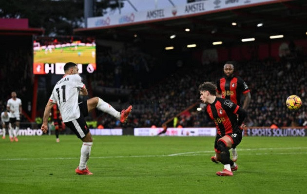 5 điểm nhấn Bournemouth 0-2 Liverpool: Mohamed Salah – Cỗ máy ghi bàn không thể ngăn cản; Bản lĩnh của đội bóng lớn