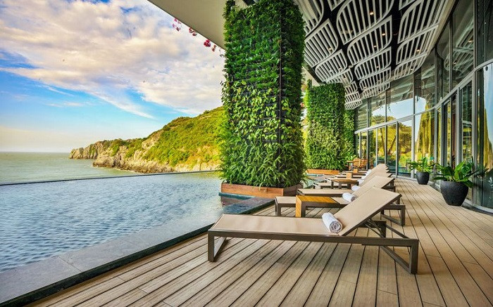 Sea Pool Bar kết hợp bể bơi vô cực