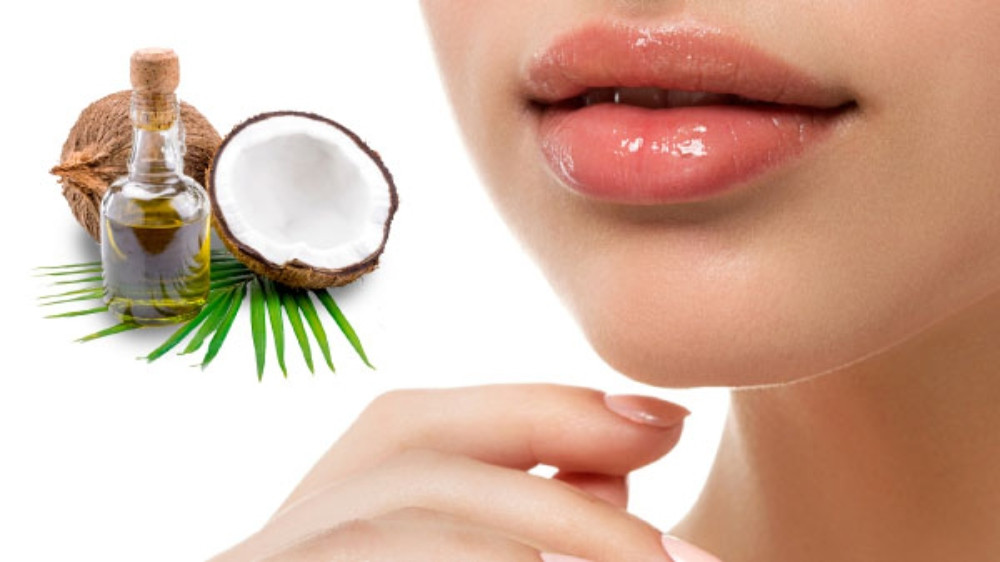 Sở hữu ngay đôi môi mềm mại và căng mọng chỉ với dầu dừa