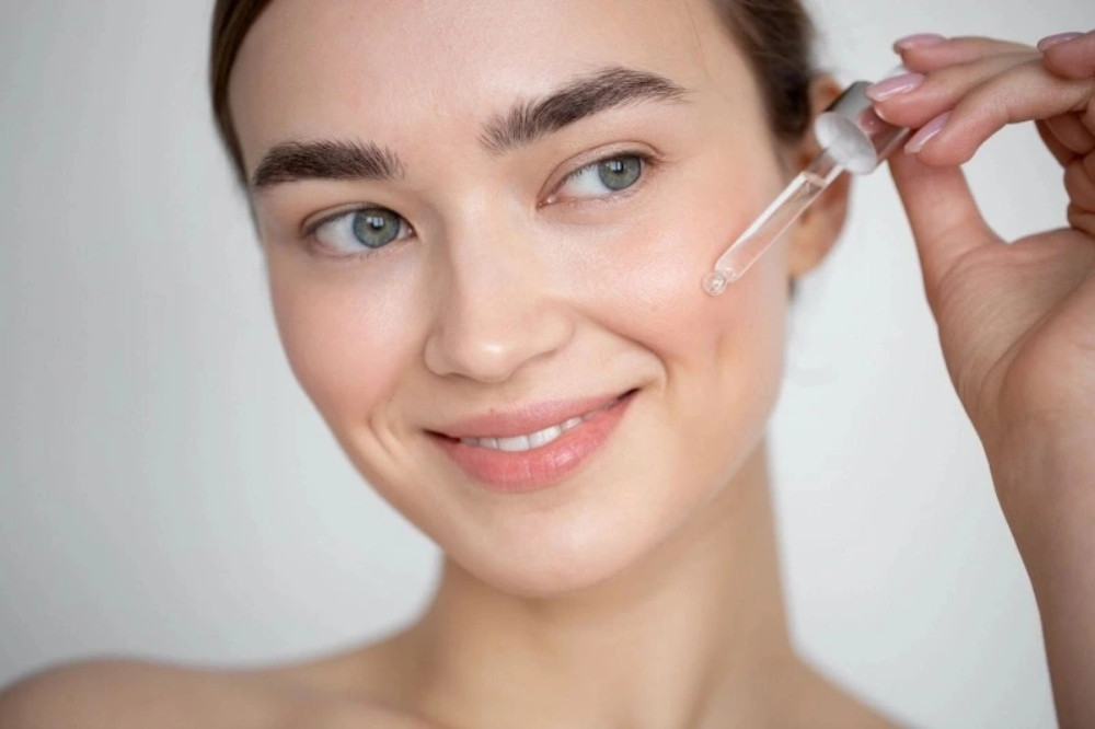 Sử dụng các sản phẩm tái tạo da để kích thích tái tạo da mới
