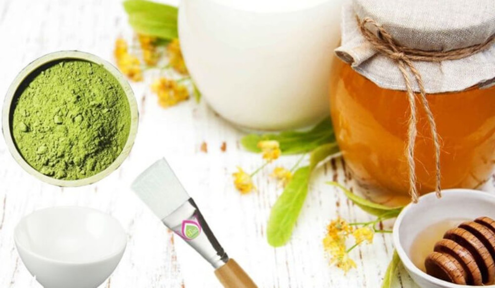 Sử dụng hỗn hợp trà xanh và mật ong để mông trắng mịn