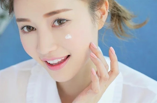 Sử dụng kem chống nắng đúng cách