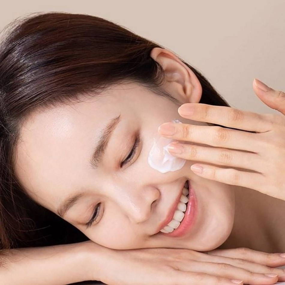 Sử dụng kem chống nắng giúp da khỏe mạnh