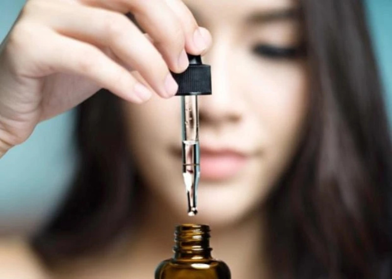 Sử dụng serum đặc trị cho da dầu nhờn