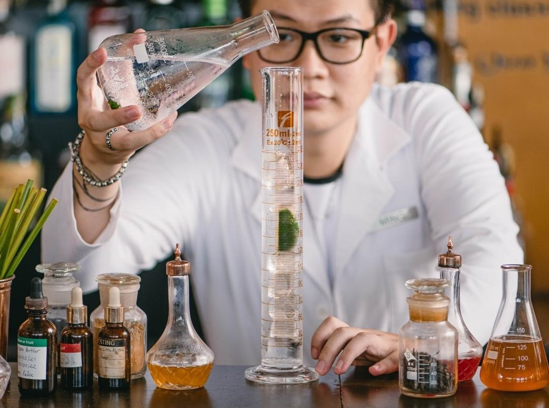 Sự ngọt ngào của trái cây trong các loại cocktail tại The Department of Chemistry Bar