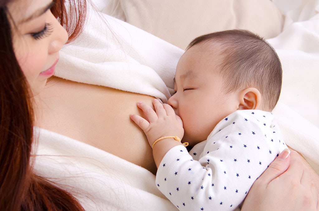 Mách mẹ cách chọn thức ăn chuẩn cho bé dưới 1 tuổi